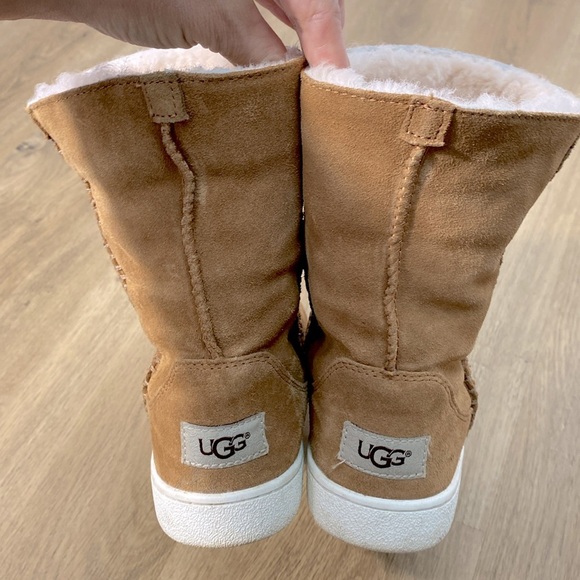 UGG Women's Mika Classic Sneaker Boot Chestnut size 7 - Picture 9 of 16